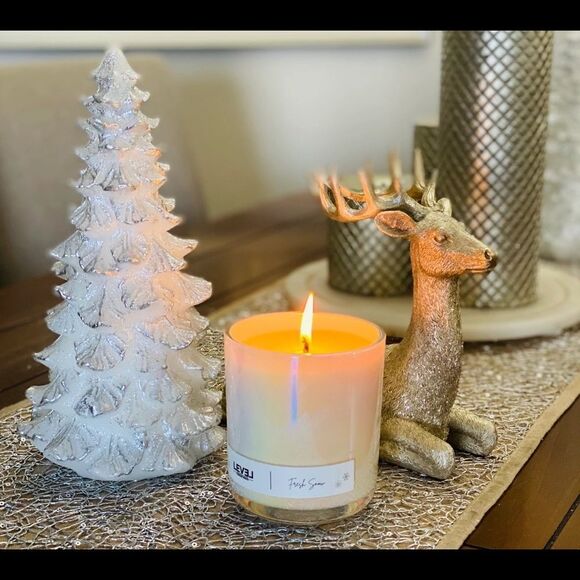 NWT Level Naturals Opal Glass Fresh Snow Candle - Picture 2 of 5